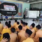 Satuan lalu lintas Polres Siak bersama Indonesia Safety Driving Center (ISDC) hari ini Senin tanggal 22 Juli 2024 melaksanalan kegiatan Sosialisasi Keselamatan dan Peraturan Lalu Lintas di beberapa Sekolah dan Pondok Pesantren di Kampung Rawang Kao Kecamatan Lubuk Dalam Kabupaten Siak.