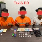 https://inforiauterkini.id/tiga-orang-warga-balai-pungut-ditangkap-polsek-pinggir-karena-narkoba/DITANGKAP POLSEK PINGGIR KARENA NARKOBA