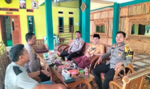 KAPOLSEK LUBUK DALAM MELAKSANAKAN COOLING SYSTEM KE PONDOK PESANTREN KANDANGAN AN- NADYAH KAMPUNG RAWANG KAO MENJELANG PILKADA SERENTAK 2024.