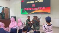 Outing Class TK PAUD Sains Tahfiz Islamic Center Siak di Makodim 0322/Siak, Belajar Cinta Tanah Air Bersama Serda Agus Martopo