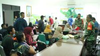 Kodim 0322/Siak Gelar Bakti Sosial Pembuatan Akta Kelahiran dan Kartu Keluarga Bersama Disdukcapil Siak, Perkokoh Kebersamaan di Hari Juang TNI AD ke-79