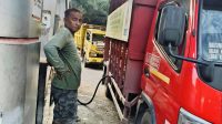 Setasiun pengisian bahan bakar umum SPBU 14-286-6105 kecamatan koto Gasib KM 11 “Jual BBM Subsidi Solar ke  kendaraan perusahaan dan mobil LPG