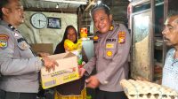Polri Peduli Masyarakat, Bhabinkamtibmas Berikan Sembako Kepada Warga Kurang Mampu.
