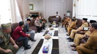 Kasdim 0322 Siak Bersama Forkopimda Sambut Kunjungan Kerja Wamendagri RI di Kabupaten Siak