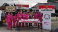 Polsek Kandis dan Bhayangkari Berbagi Takjil di Depan Mapolsek Kandis