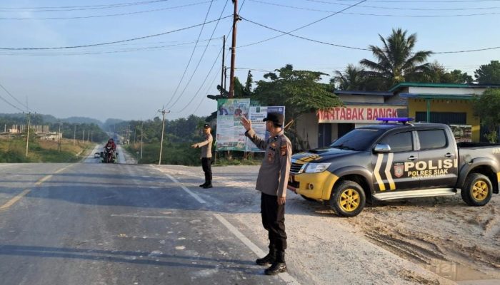 Polres Siak Gelar Kegiatan Strong Point: Wujudkan Keamanan dan Kenyamanan Lalu Lintas untuk Masyarakat