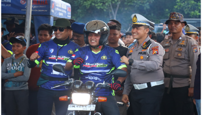 Drag Bike Meriahkan HUT Lalu Lintas Bhayangkara ke-70 di Siak, Ribuan Warga Tumpah Ruah di Jalan Hang Jebat