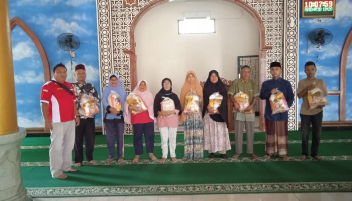 Salurkan Paket Sembako kepada Kaum Dhuafa dari Media Online GaoelNews.com di Hari Natal