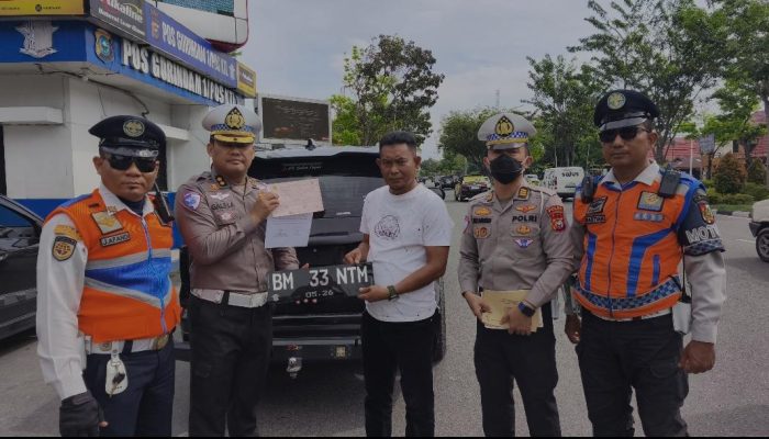 Ditlantas Polda Riau Tertibkan TNKB Tidak Sesuai Spesifikasi, Puluhan Pelanggar Ditindak