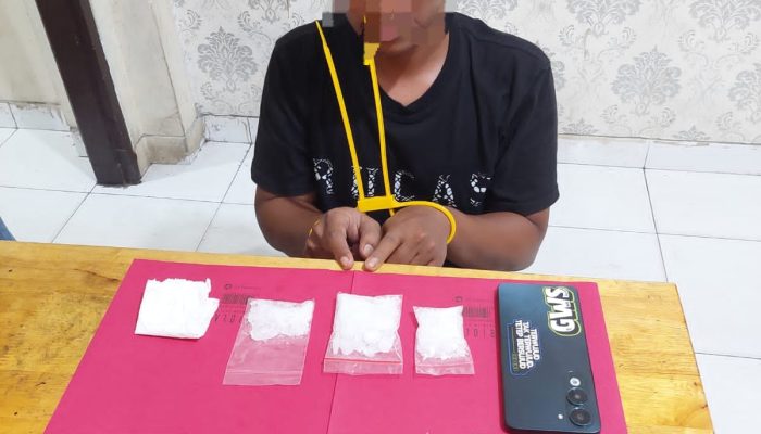 POLRES SIAK GAGALKAN PEREDARAN 50,1 GRAM SABU DI TUALANG, SEORANG PEMUDA DIAMANKAN