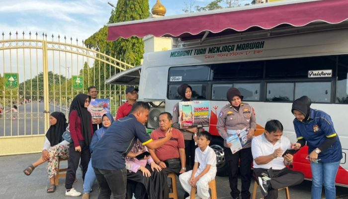 Ditlantas Polda Riau Semarakkan CFD Pekanbaru, Edukasi Kamseltibcarlantas hingga Ajak Masyarakat Ramaikan Riau Bhayangkara Run 2026