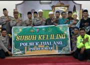Subuh Keliling Penuh Makna, Kapolsek Tualang Berbagi Bibit Pohon di Masjid Ittihadul Muslimin