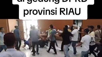 Mencekam!!!situasi anggota DPRD provinsi Riau ricuh pasca rapat di ruang BANGGAR