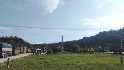 Antrian Panjang SPBU Koto Gasib KM 11 Dikeluhkan Warga, Mobil Perusahaan Didominasi BBM Bersubsidi