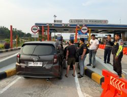 Sat PJR Gerak Cepat Lindungi Warga dari Upaya Penarikan Kendaraan di Gerbang Tol Muara Fajar